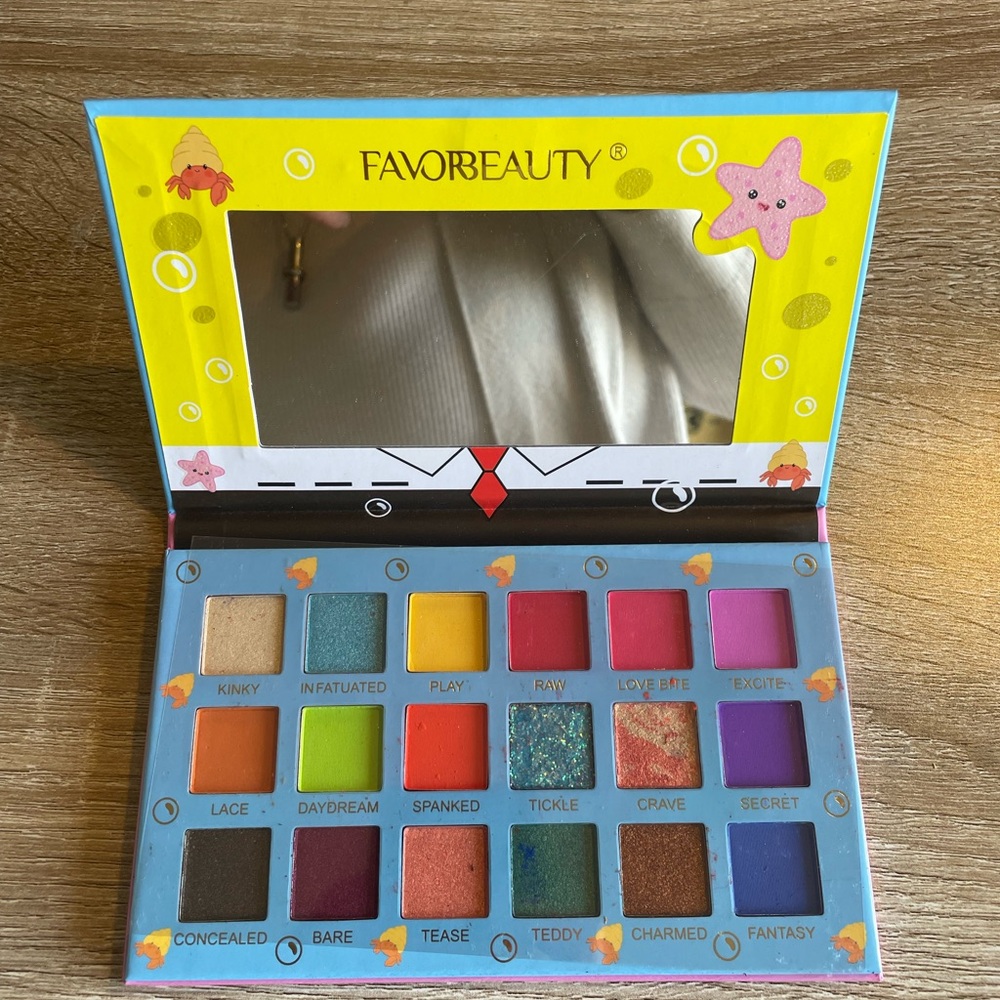 Favorbeauty Andrew SpongeBob Eyeshadow Palette Colorful Shimmer Matte Makeup